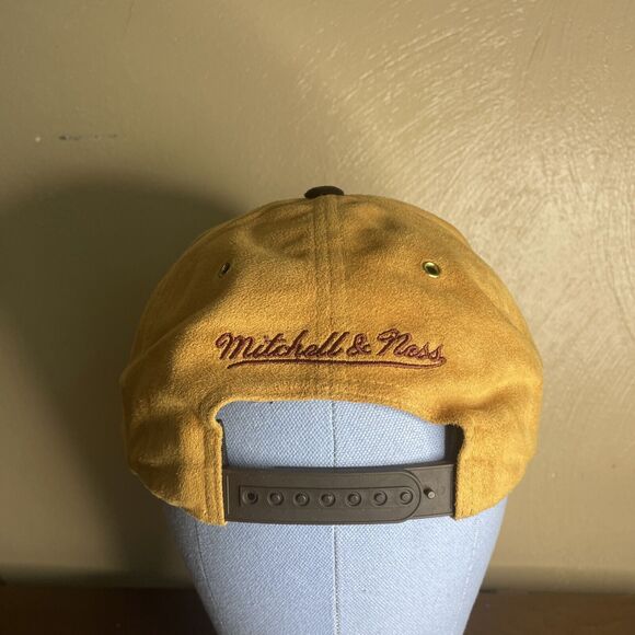 Rear Mitchell & Ness Hat/Cap SnapBack Chicago Bulls Tan/Brown Suede Like EUC - Picture 5 of 9